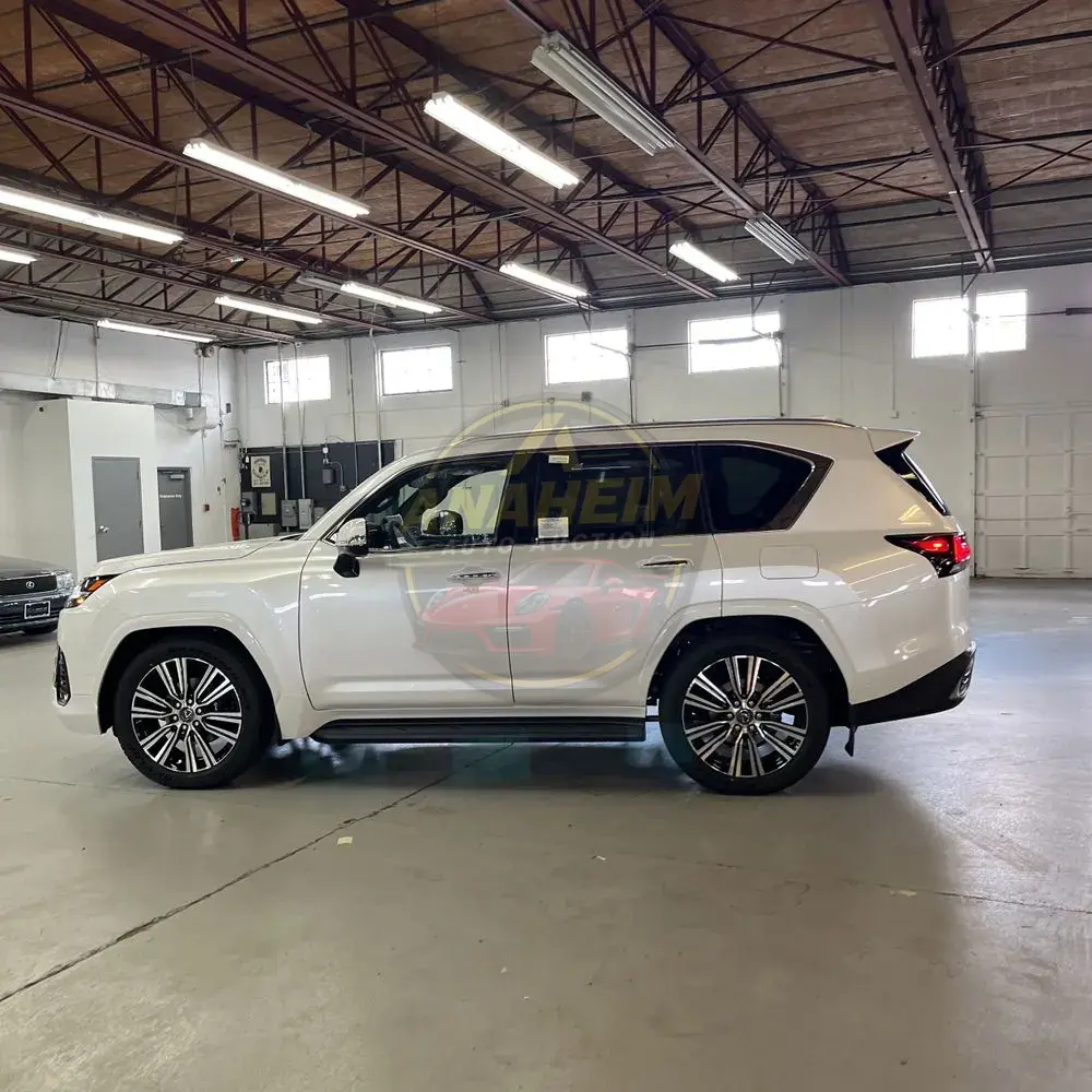 2025 Lexus LX 700h Luxury