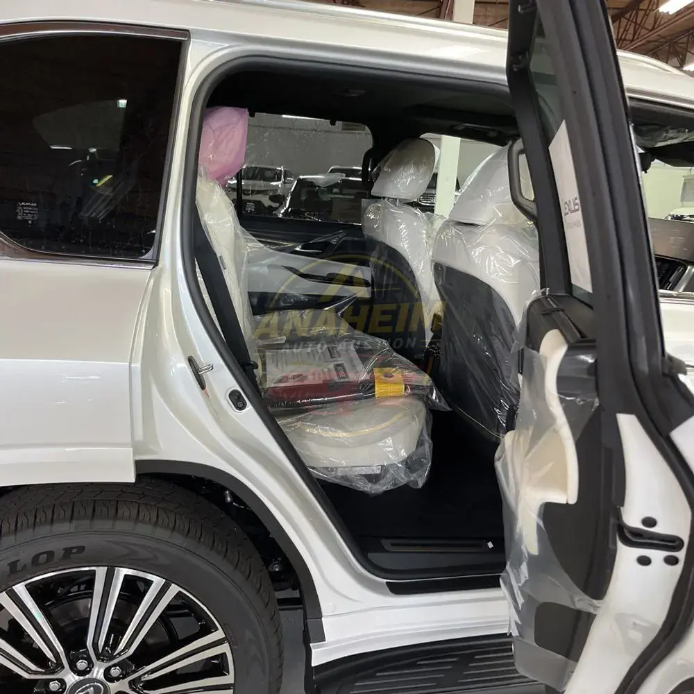 2025 Lexus LX 700h Luxury