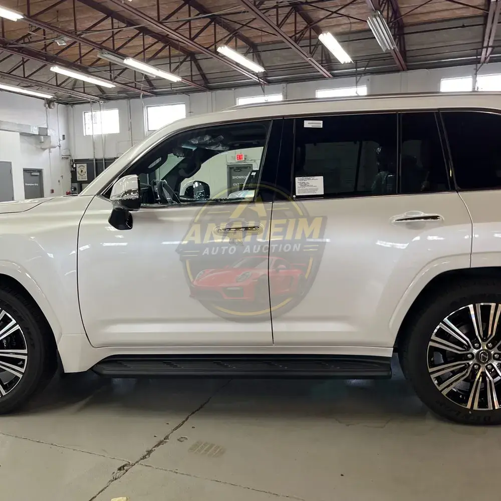 2025 Lexus LX 700h Luxury