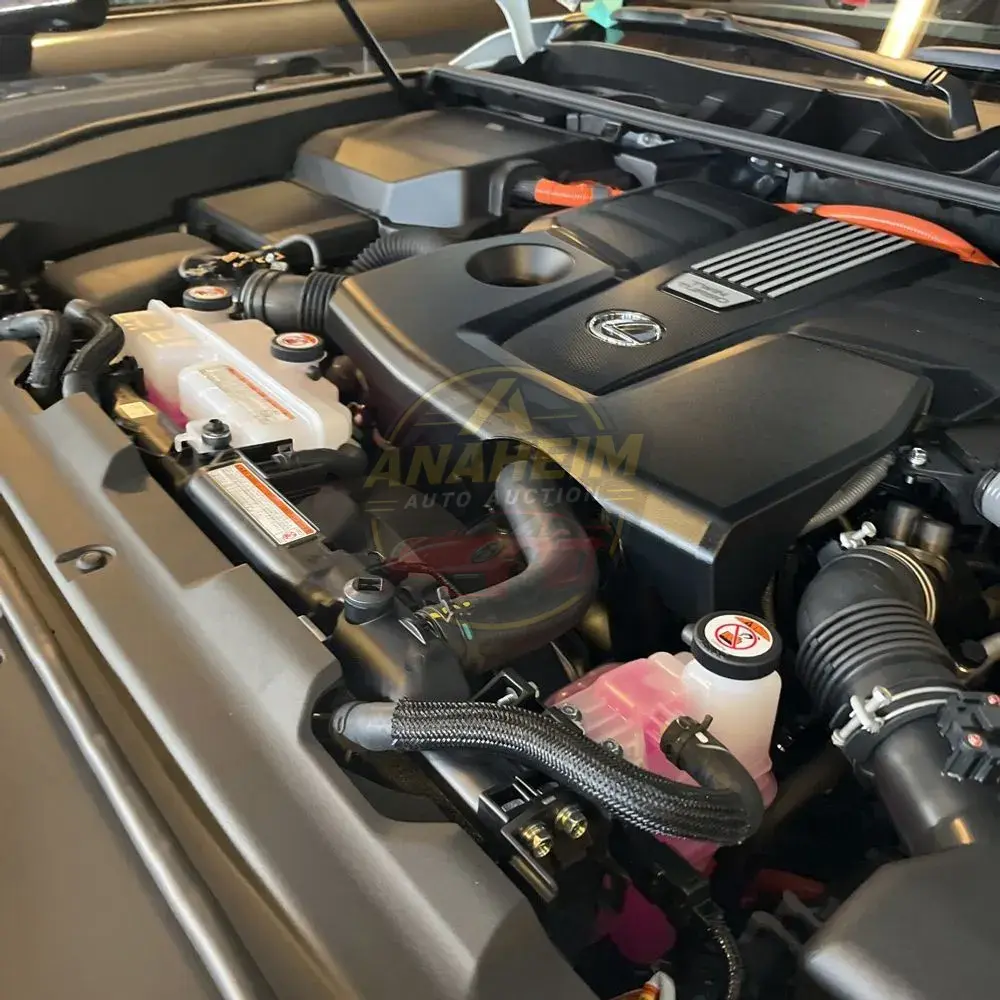 2025 Lexus LX 700h Luxury