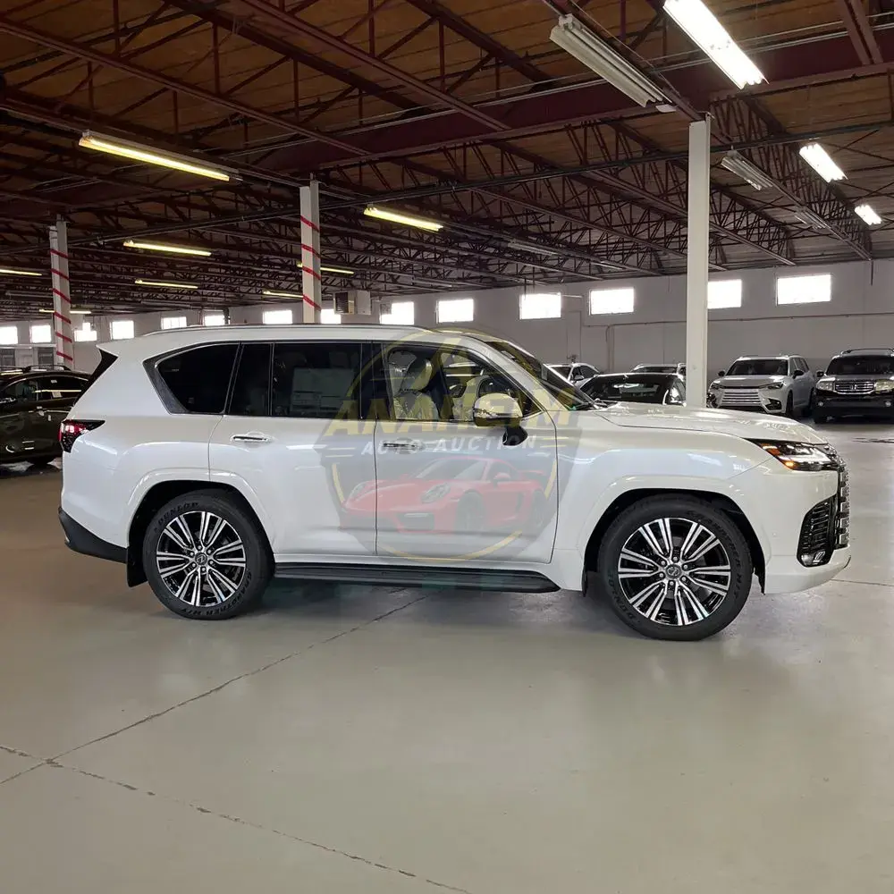2025 Lexus LX 700h Luxury
