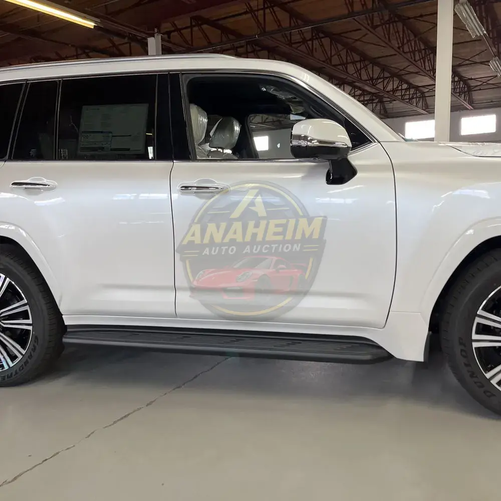 2025 Lexus LX 700h Luxury