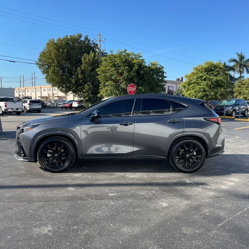 2025 Lexus NX 450h+ F SPORT Handling