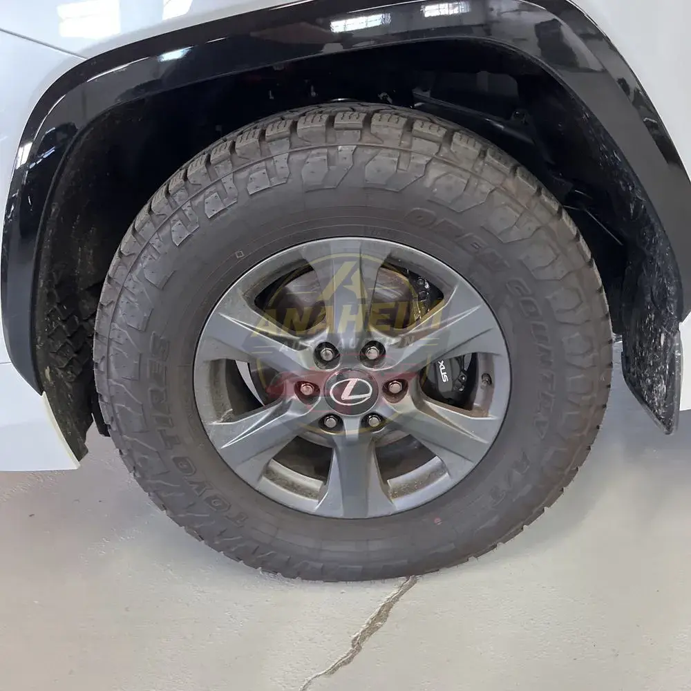 2025 Lexus LX 700h Overtrail