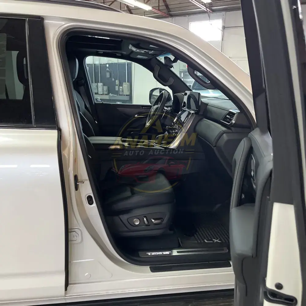 2025 Lexus LX 700h Overtrail