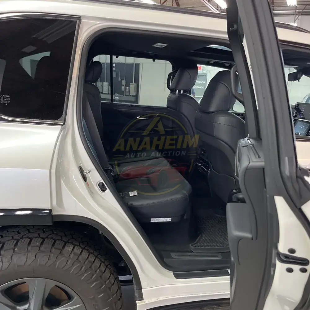 2025 Lexus LX 700h Overtrail