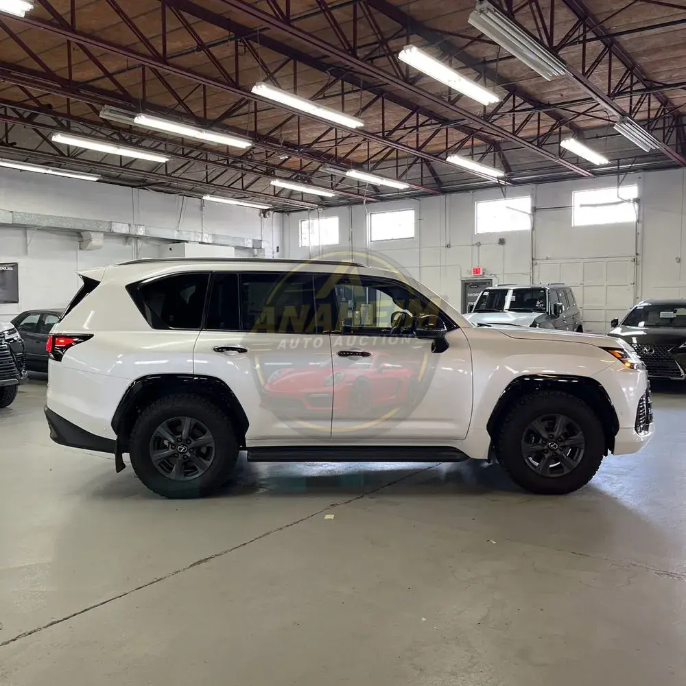 2025 Lexus LX 700h Overtrail