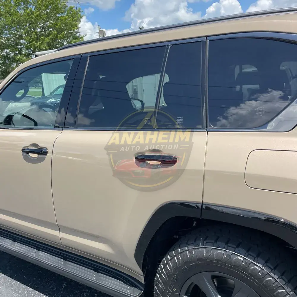 2025 Lexus LX 700h Overtrail