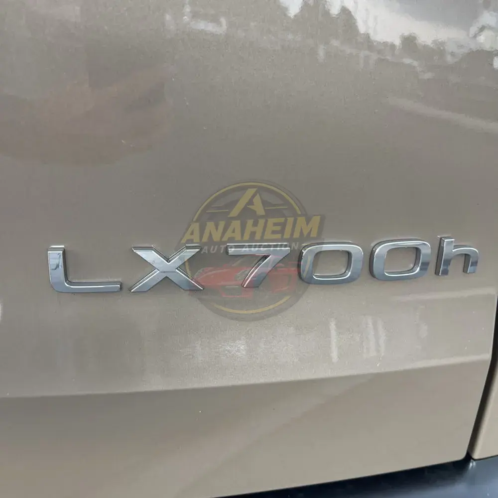 2025 Lexus LX 700h Overtrail
