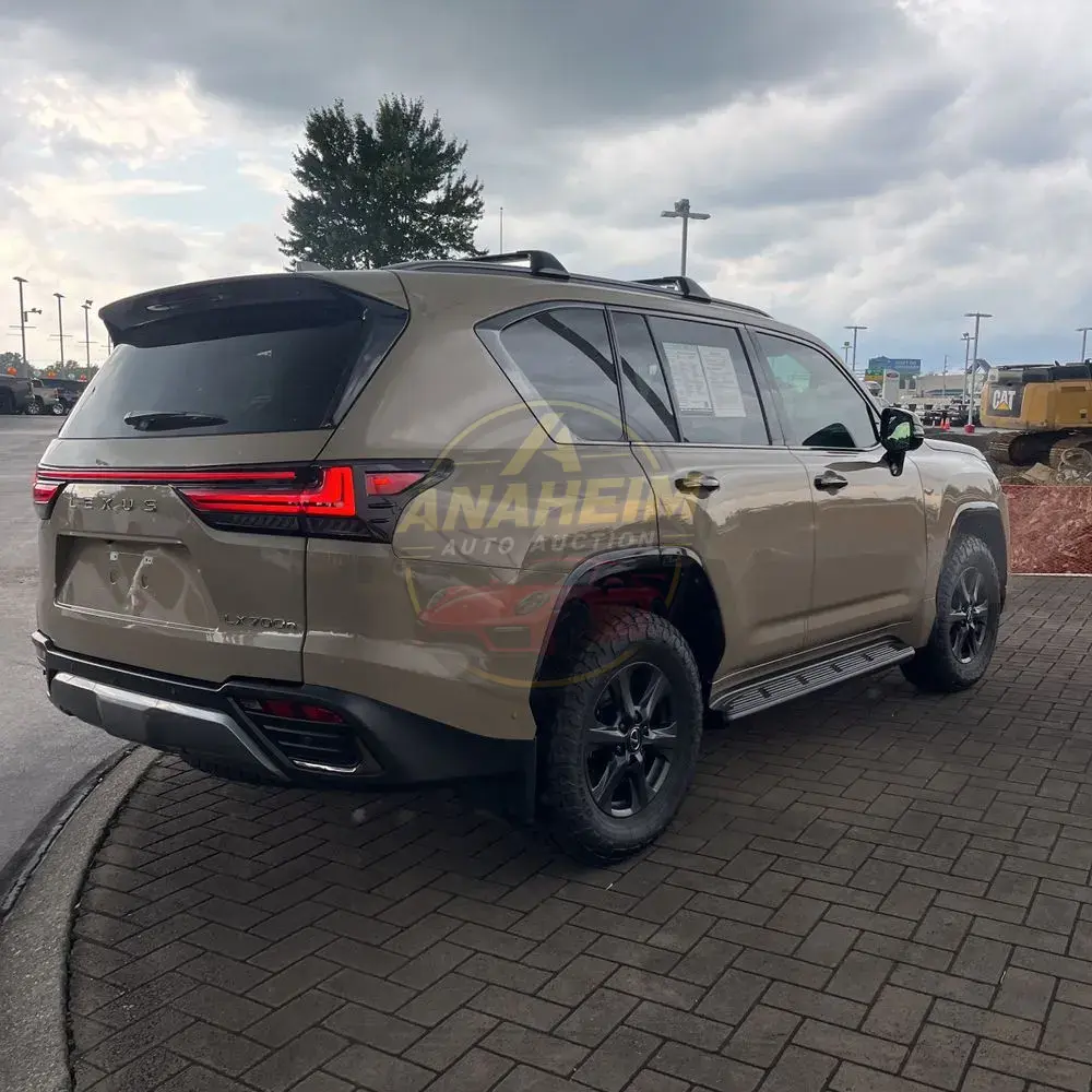 2025 Lexus LX 700h Overtrail