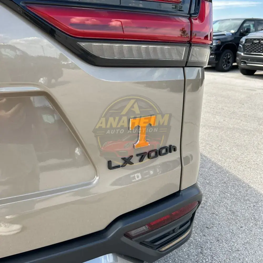 2025 Lexus LX 700h Overtrail