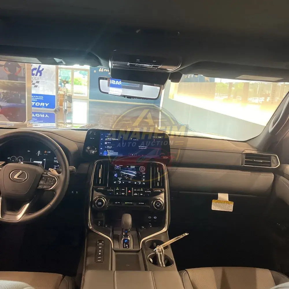 2025 Lexus LX 700h Overtrail