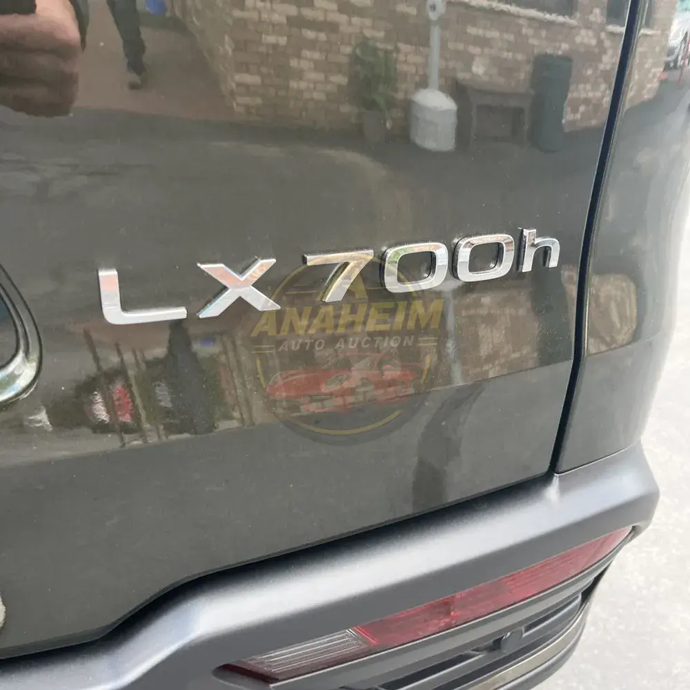 2025 Lexus LX 700h Overtrail
