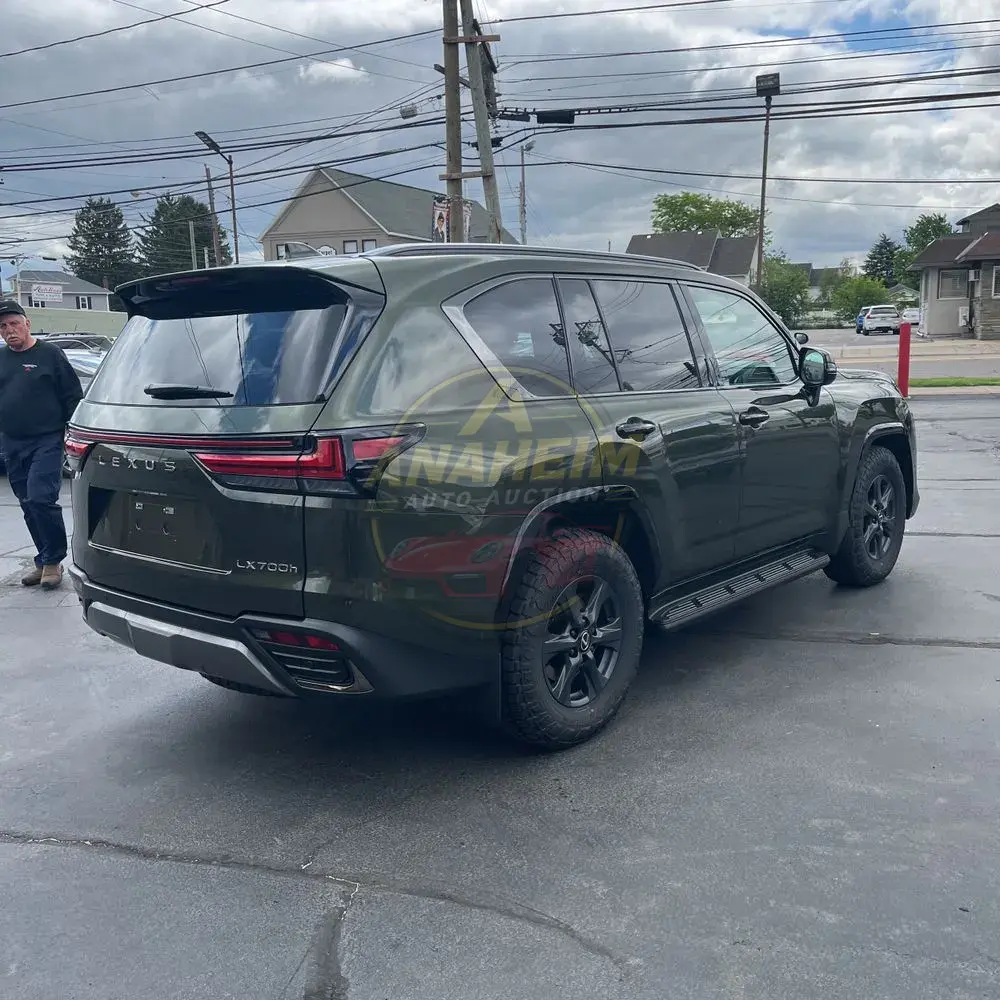 2025 Lexus LX 700h Overtrail