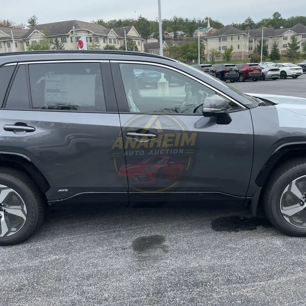 2025 Toyota RAV4 Plug-in Hybrid SE