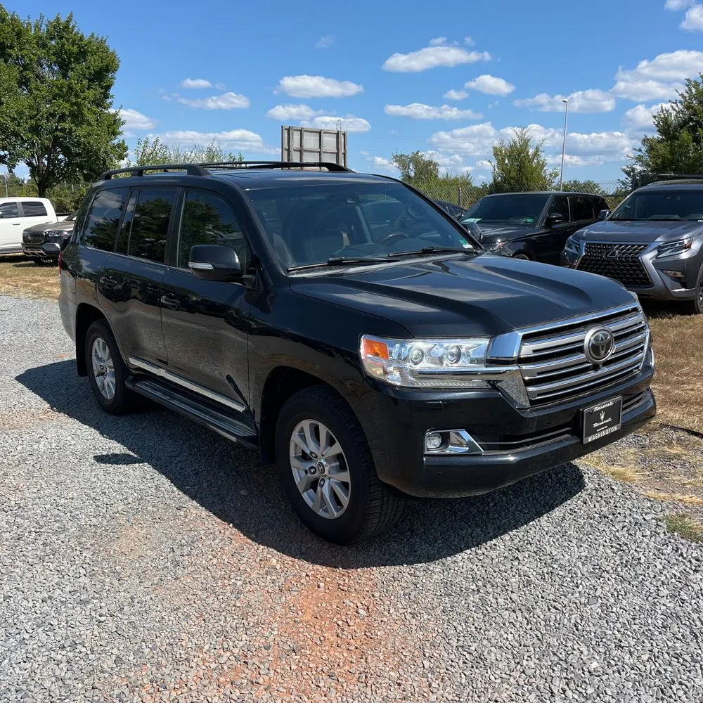 2017 Toyota Land Cruiser Base