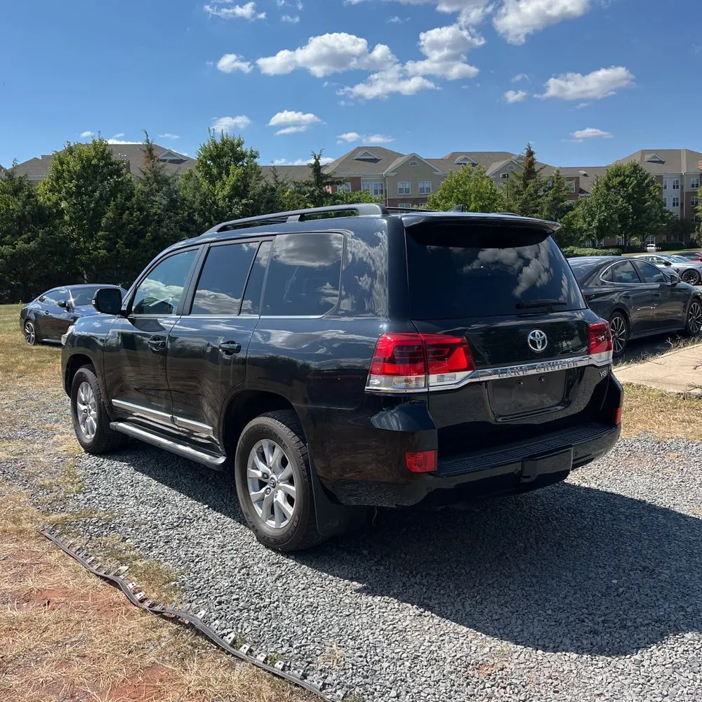 2017 Toyota Land Cruiser Base