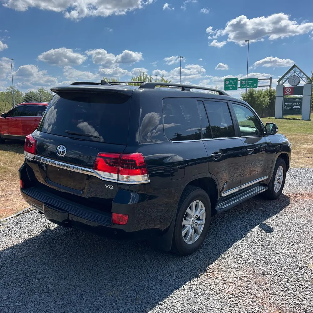 2017 Toyota Land Cruiser Base