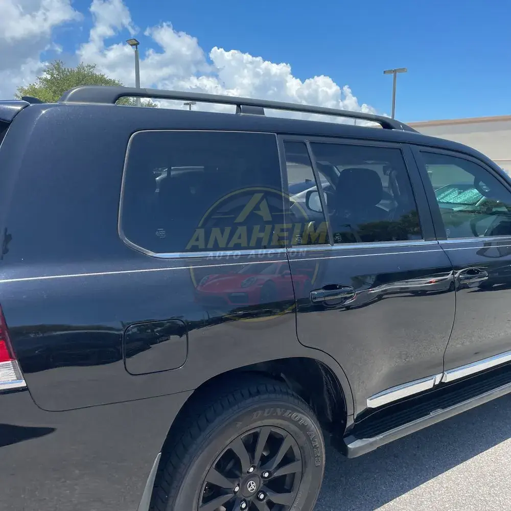 2018 Toyota Land Cruiser Base