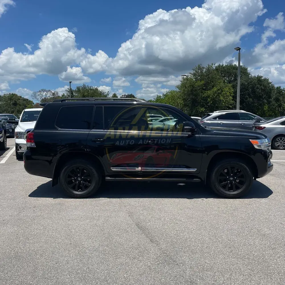 2018 Toyota Land Cruiser Base