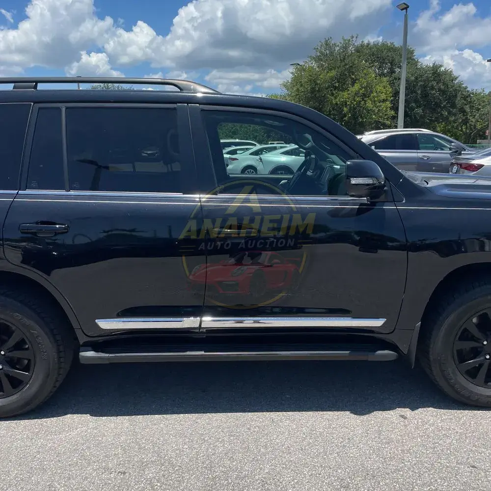 2018 Toyota Land Cruiser Base