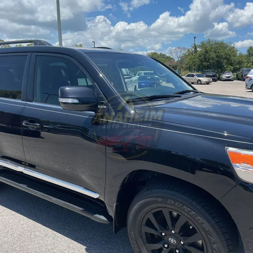 2018 Toyota Land Cruiser Base