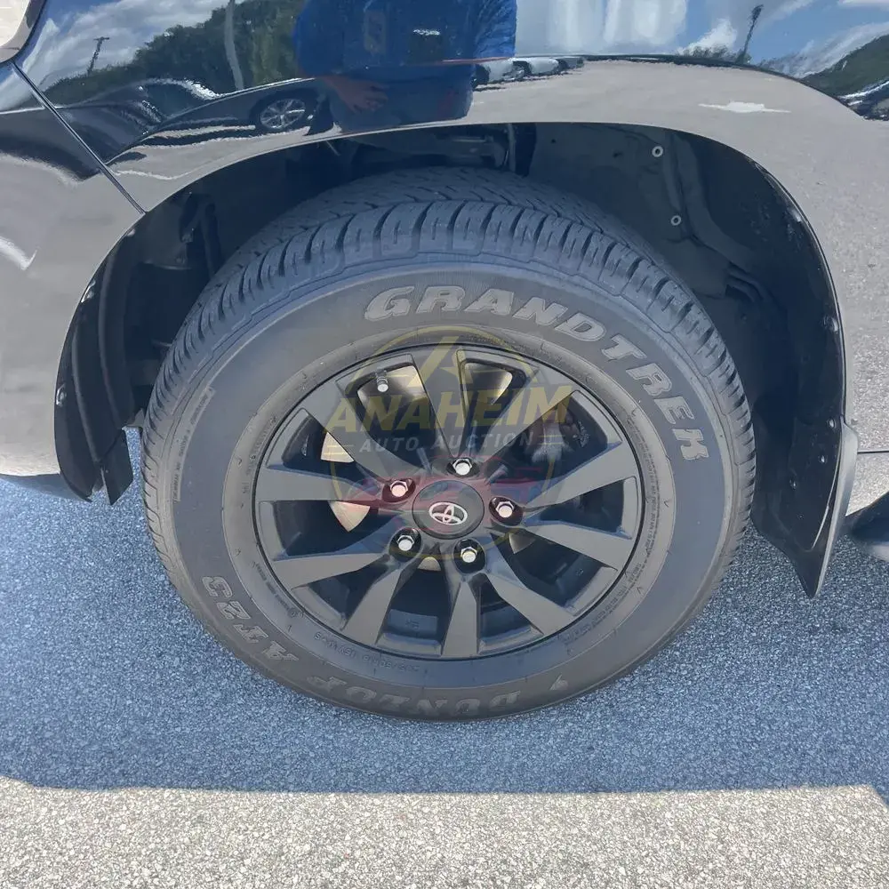 2018 Toyota Land Cruiser Base