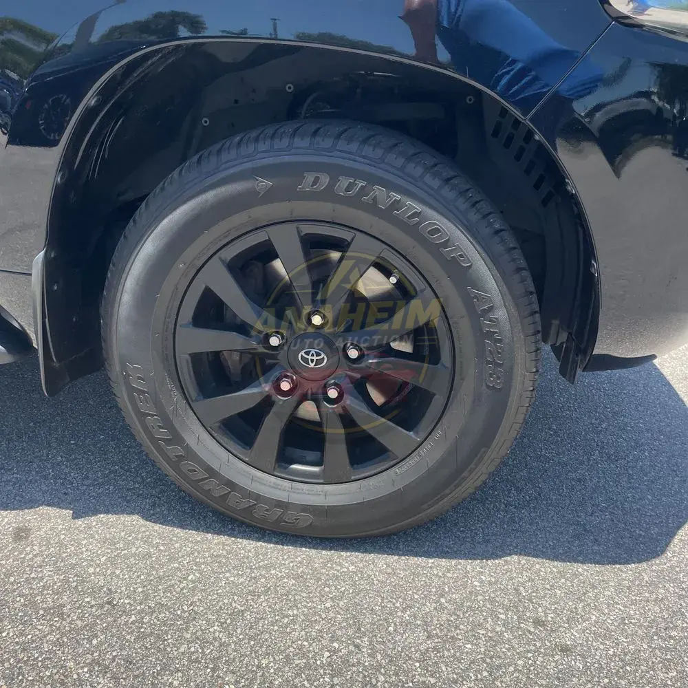 2018 Toyota Land Cruiser Base