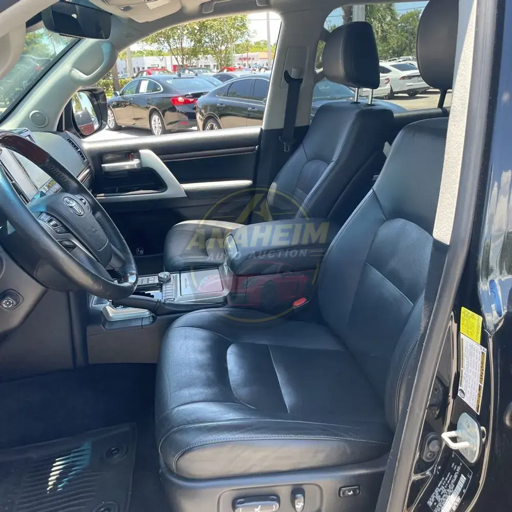 2018 Toyota Land Cruiser Base