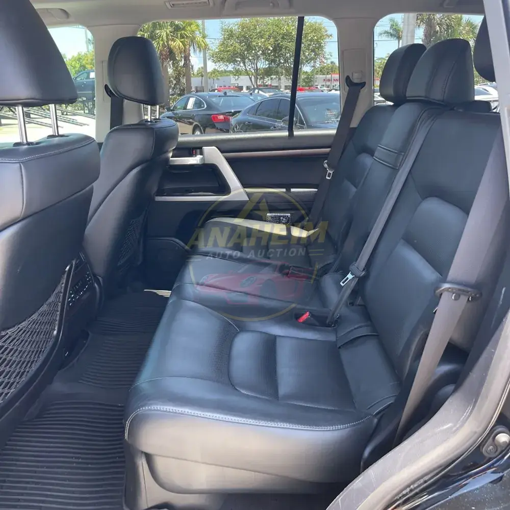 2018 Toyota Land Cruiser Base