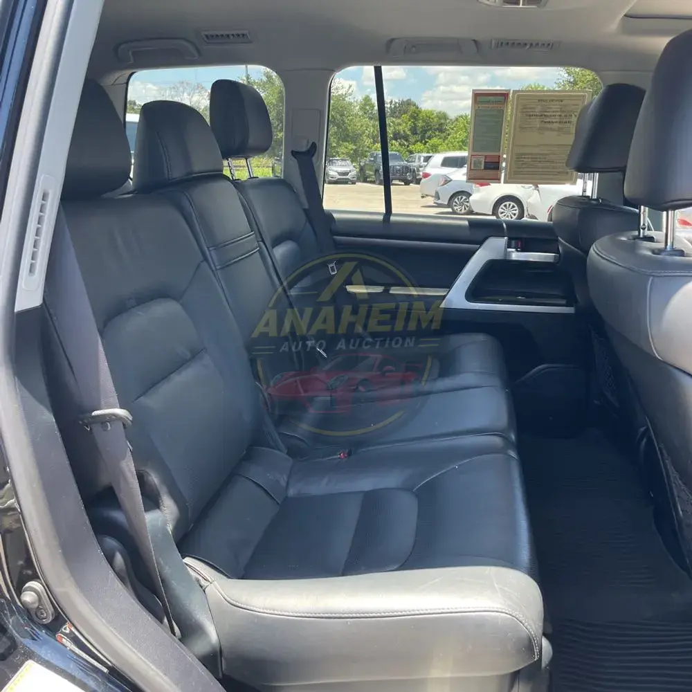 2018 Toyota Land Cruiser Base