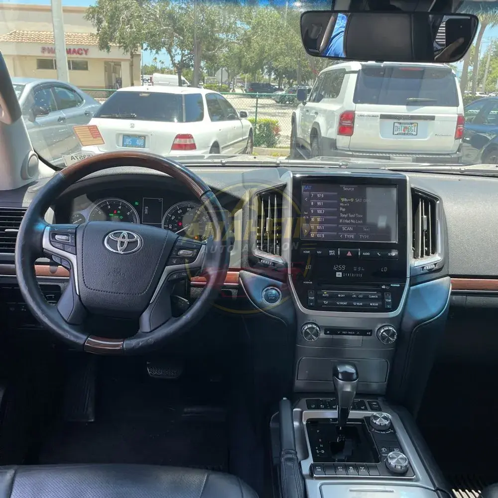 2018 Toyota Land Cruiser Base