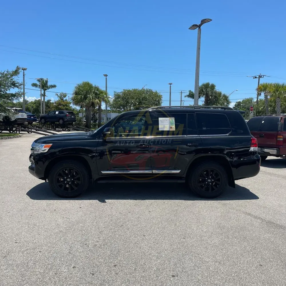 2018 Toyota Land Cruiser Base