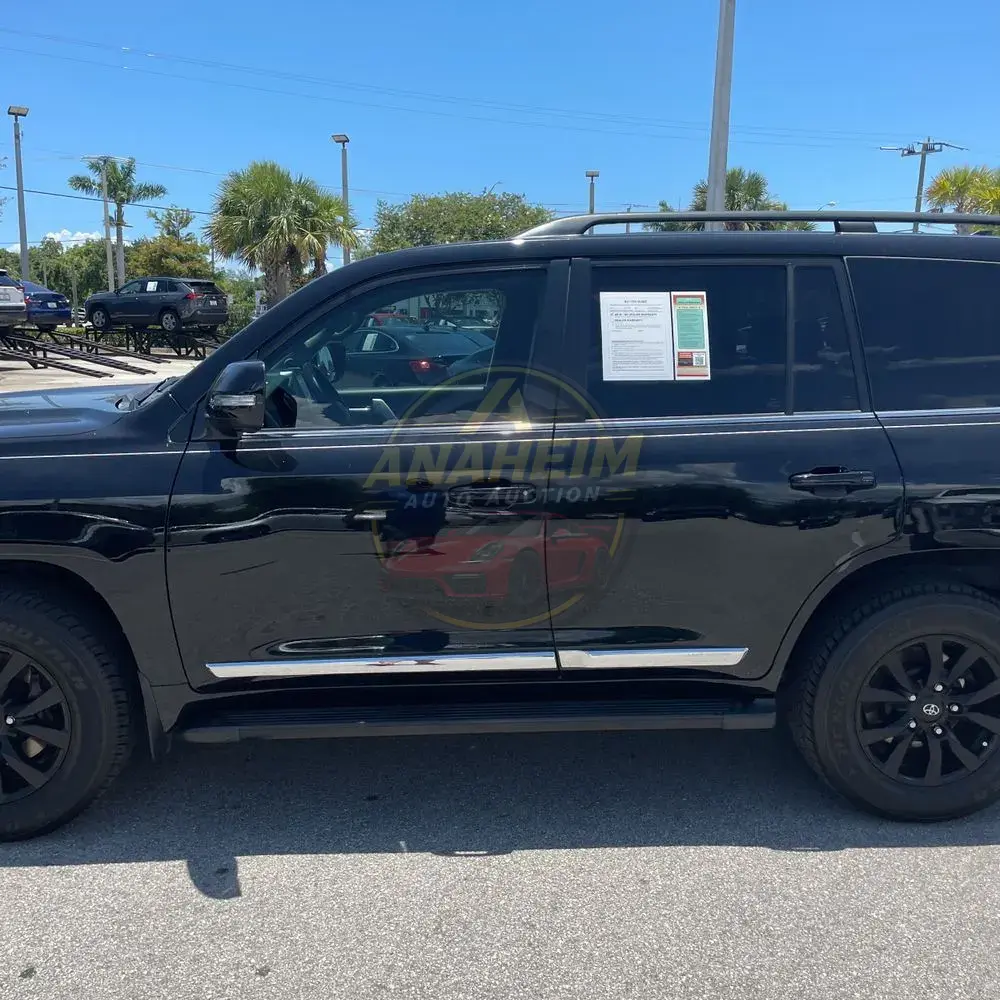 2018 Toyota Land Cruiser Base
