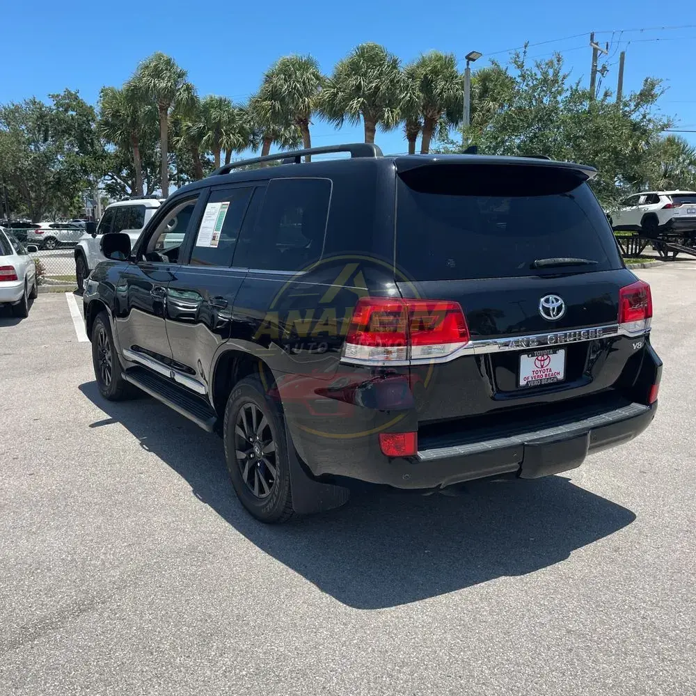 2018 Toyota Land Cruiser Base