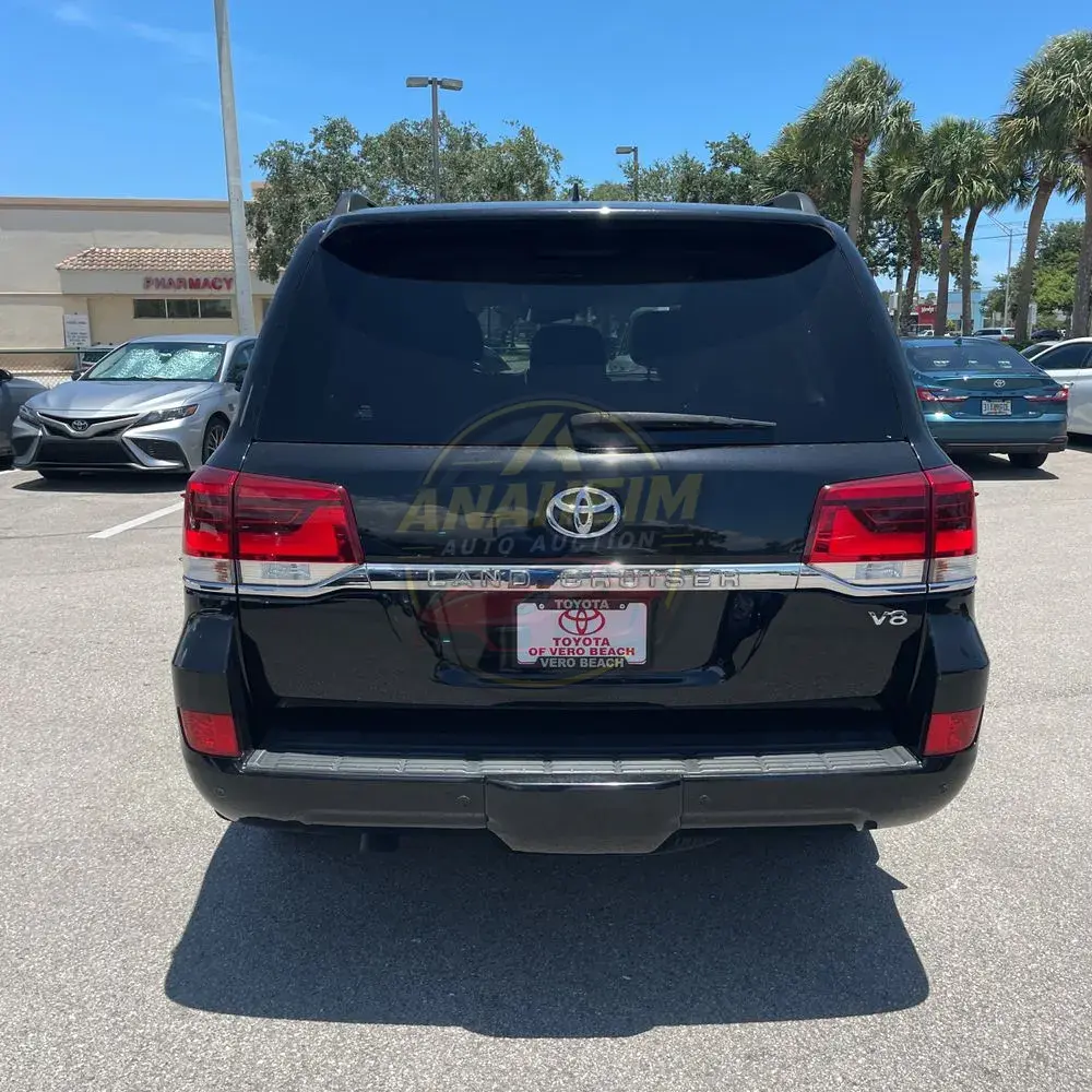 2018 Toyota Land Cruiser Base