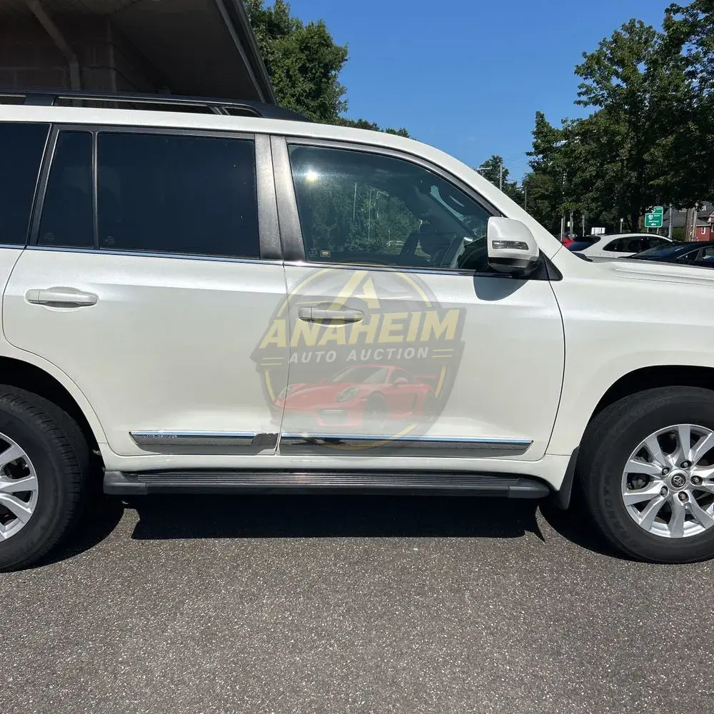 2019 Toyota Land Cruiser Base