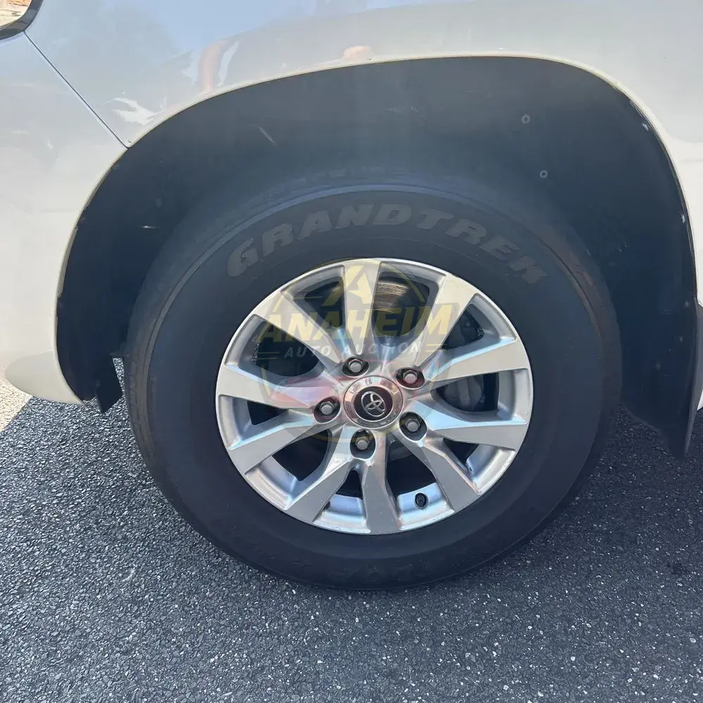 2019 Toyota Land Cruiser Base
