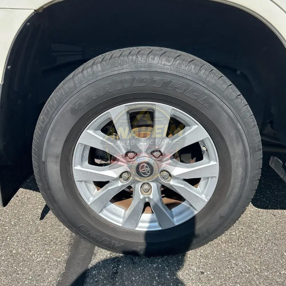 2019 Toyota Land Cruiser Base