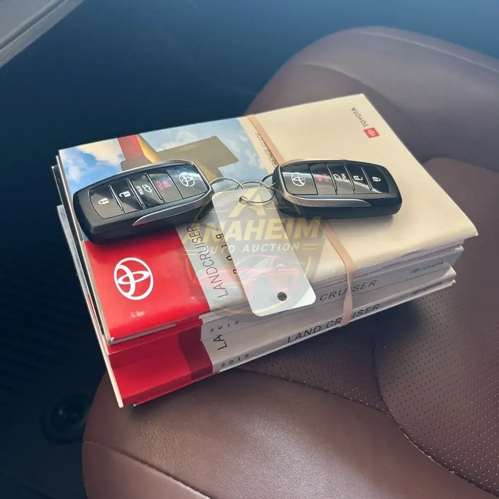 2019 Toyota Land Cruiser Base