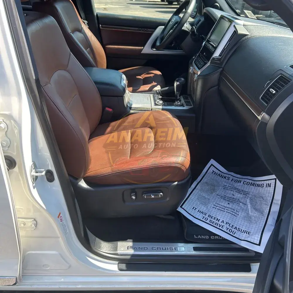2019 Toyota Land Cruiser Base