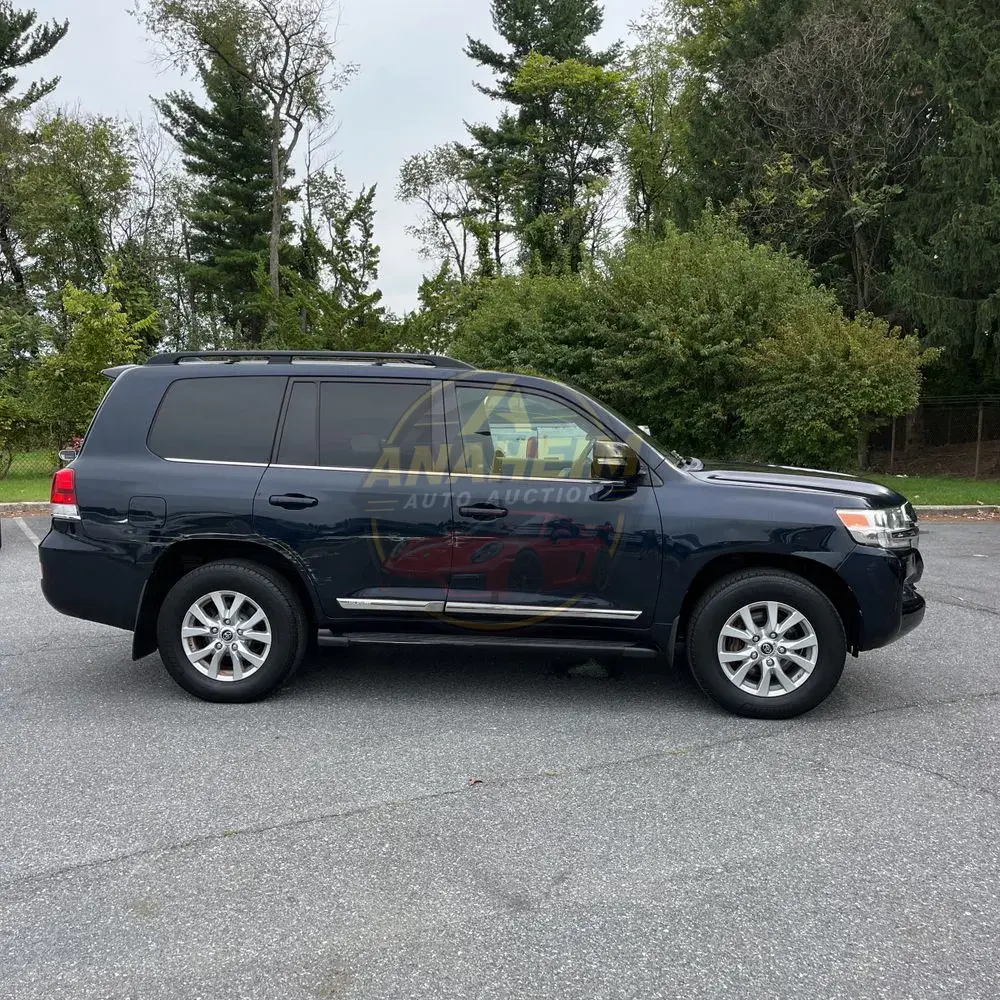 2016 Toyota Land Cruiser Base