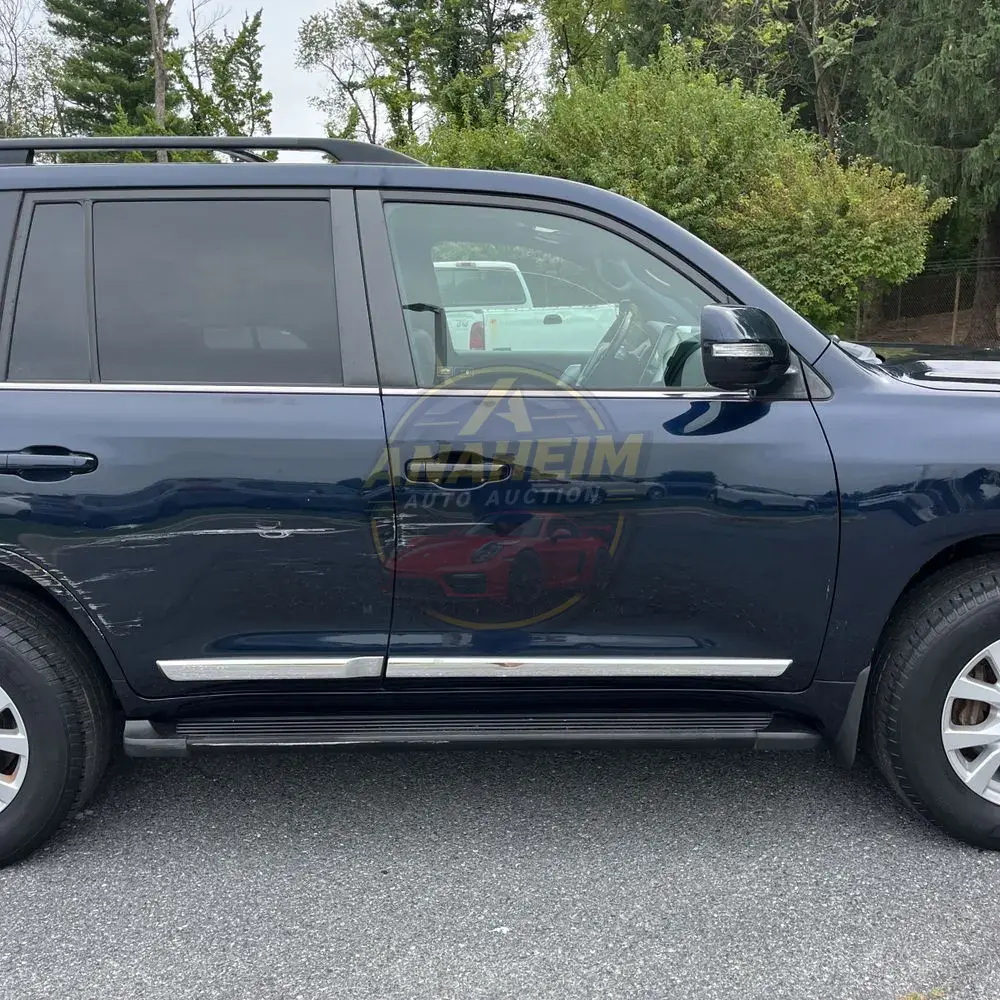 2016 Toyota Land Cruiser Base