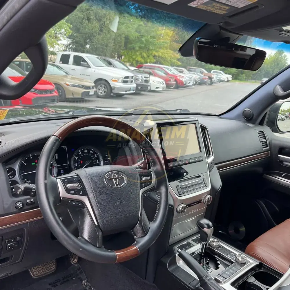 2016 Toyota Land Cruiser Base