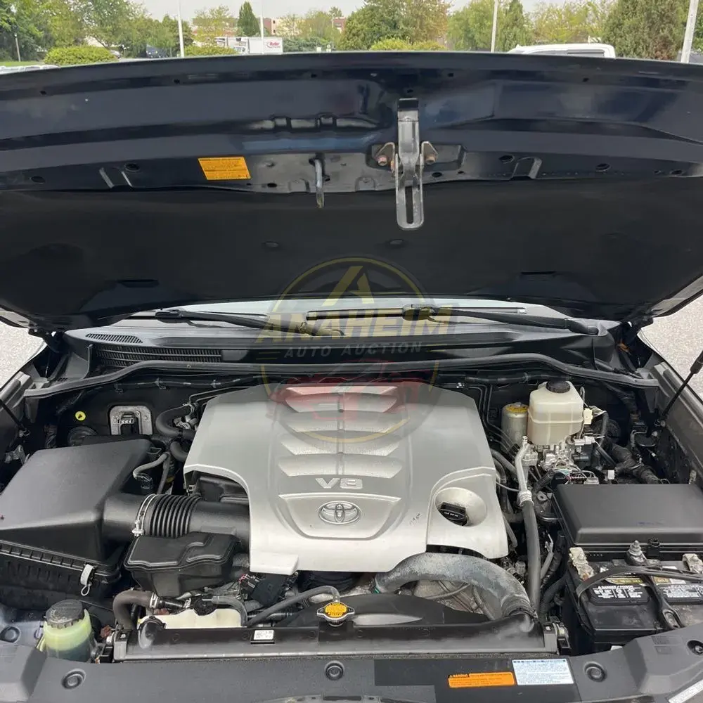 2016 Toyota Land Cruiser Base