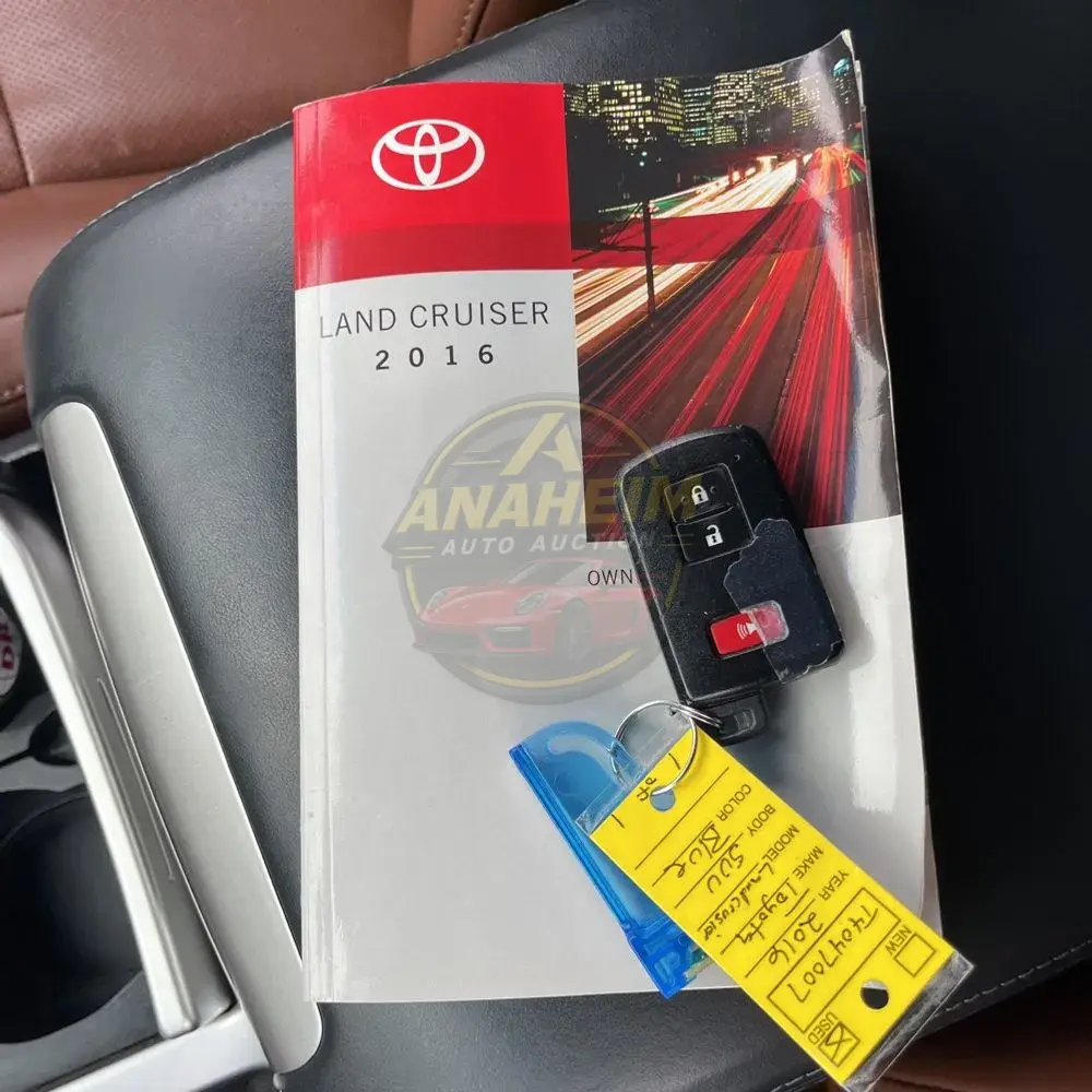 2016 Toyota Land Cruiser Base