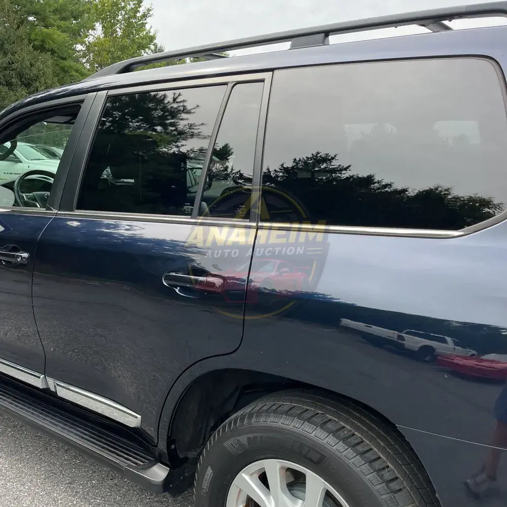 2016 Toyota Land Cruiser Base