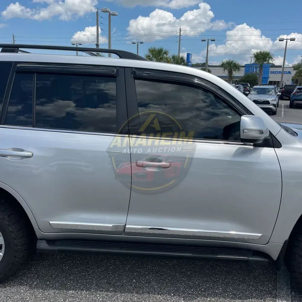 2020 Toyota Land Cruiser Base