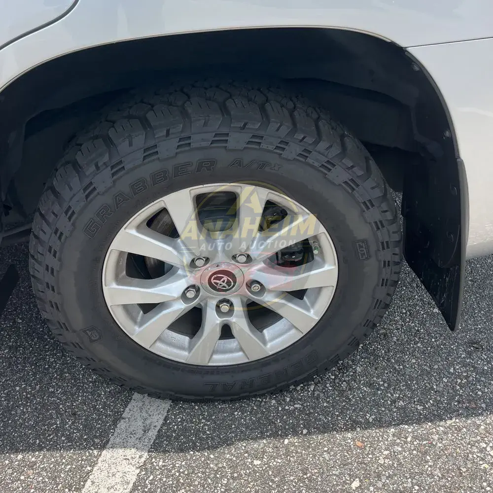 2020 Toyota Land Cruiser Base