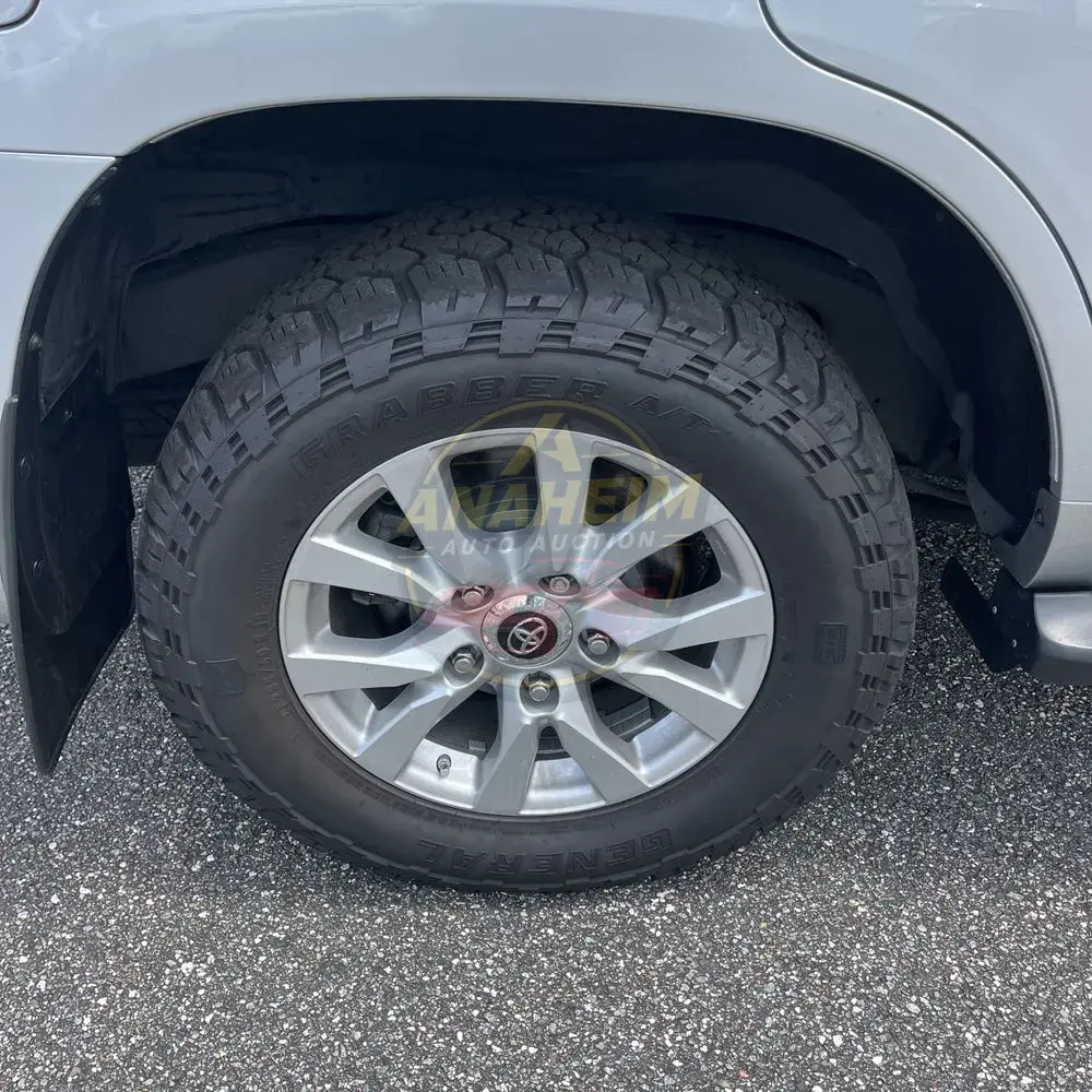 2020 Toyota Land Cruiser Base